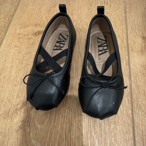 Girls Zara black flats/ballerina shoes